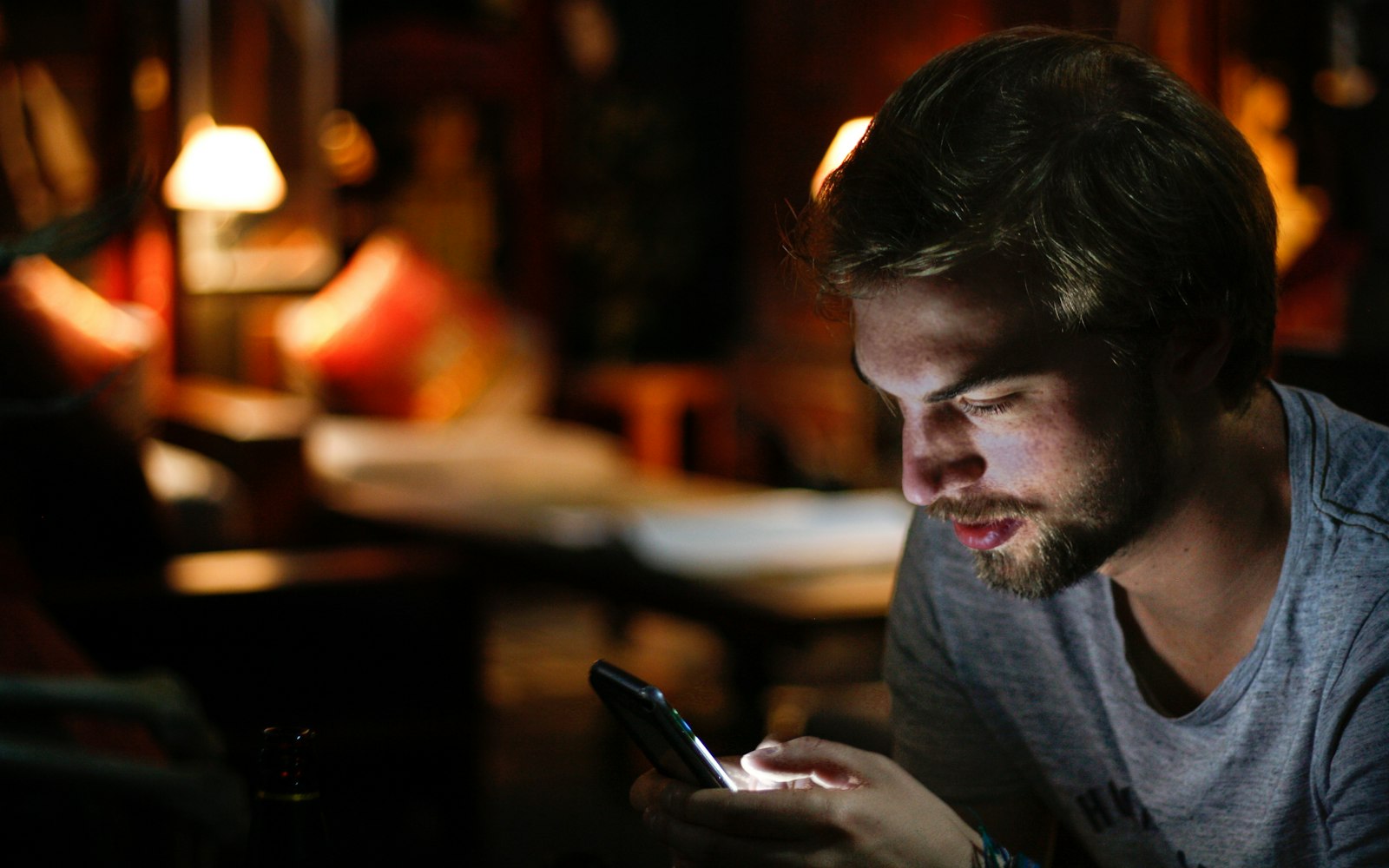 Team member picking up a live chat